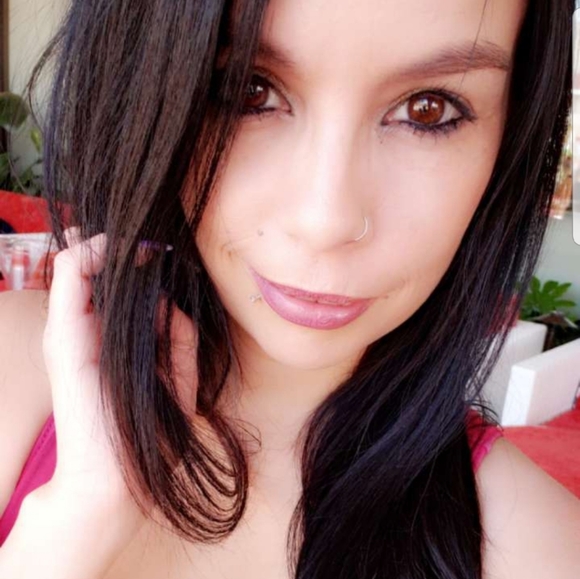 Meet your Posher, Amanda - Picture 1 of 1